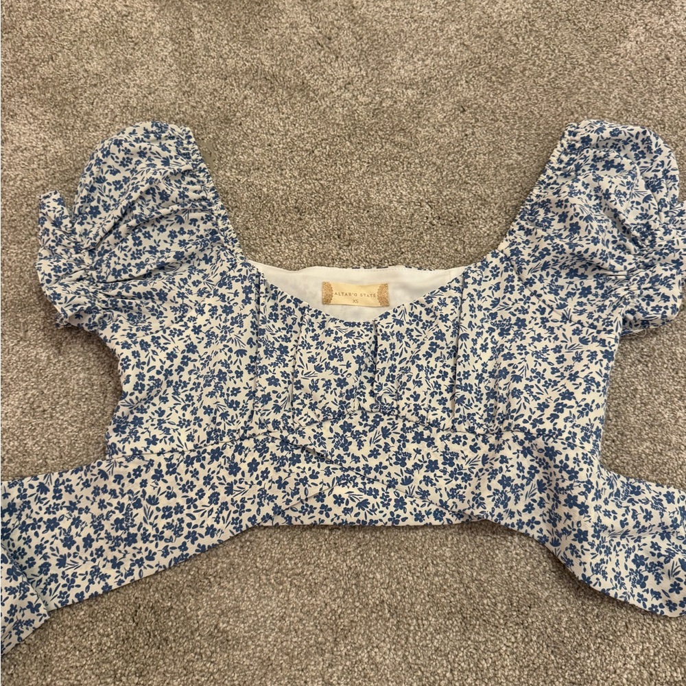 ✨ Altar’d State Blue Floral Puff Sleeve Top Size XS
